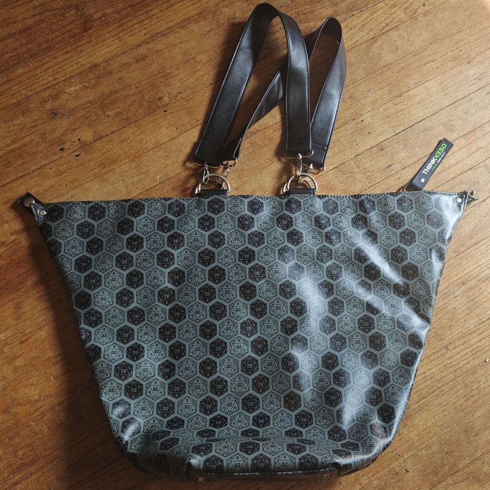 ThinkGeek Dungeons & Dragons D20 Purse
